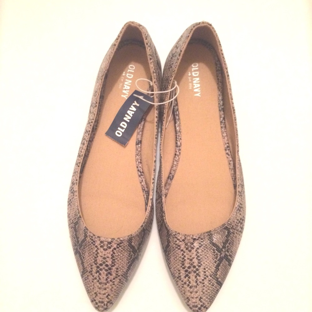 Old Navy slip on faux snakeskin Flats.